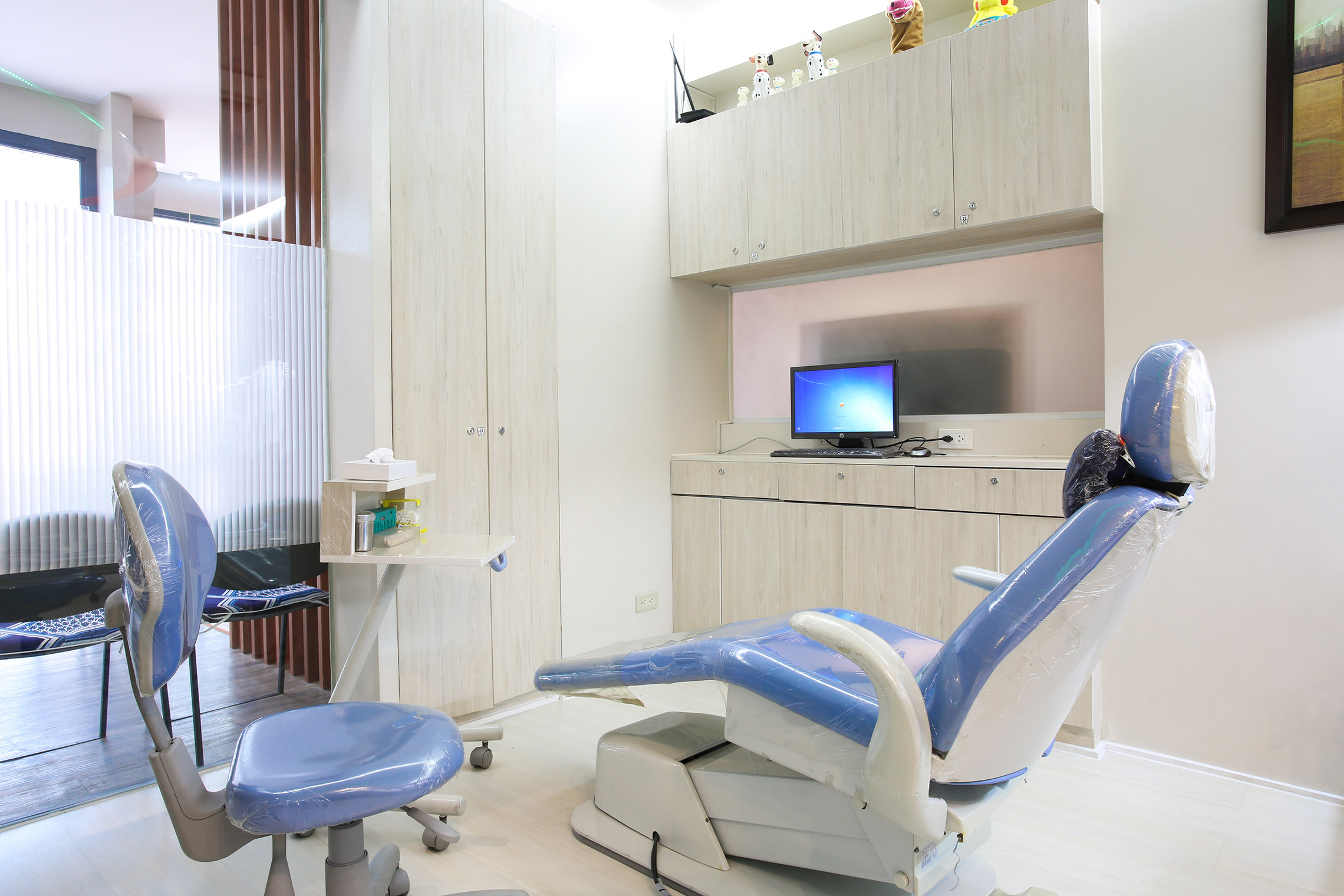 iSmile Dental Home | Facilities - Dental Chair 03