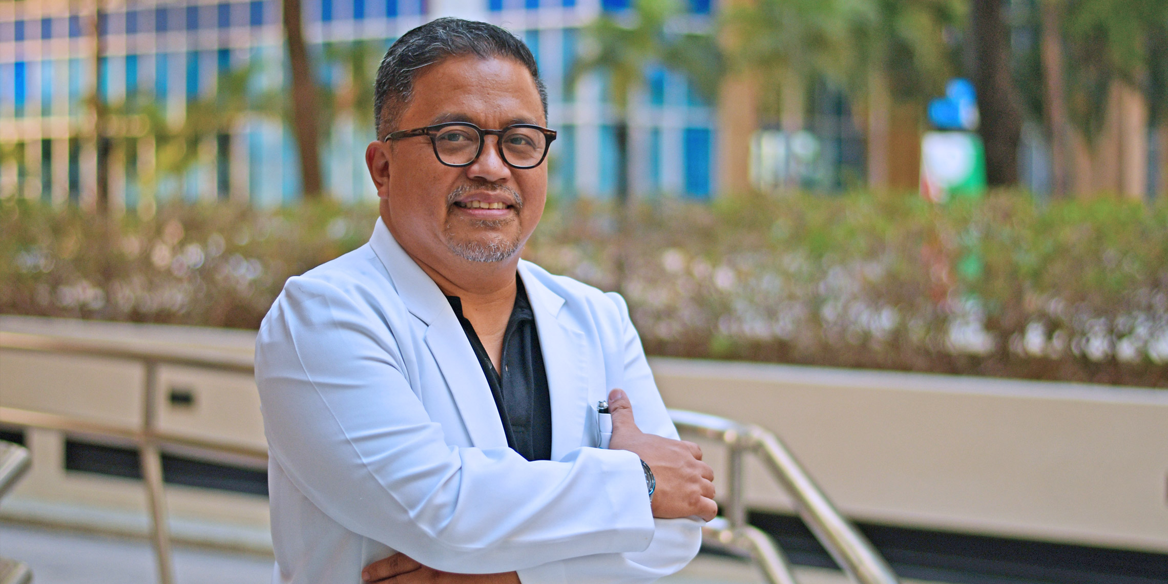 Dr. Juan Vicente Raymundo Jaurigue | iSmile Dental Home | Periodontist in BGC, Taguig